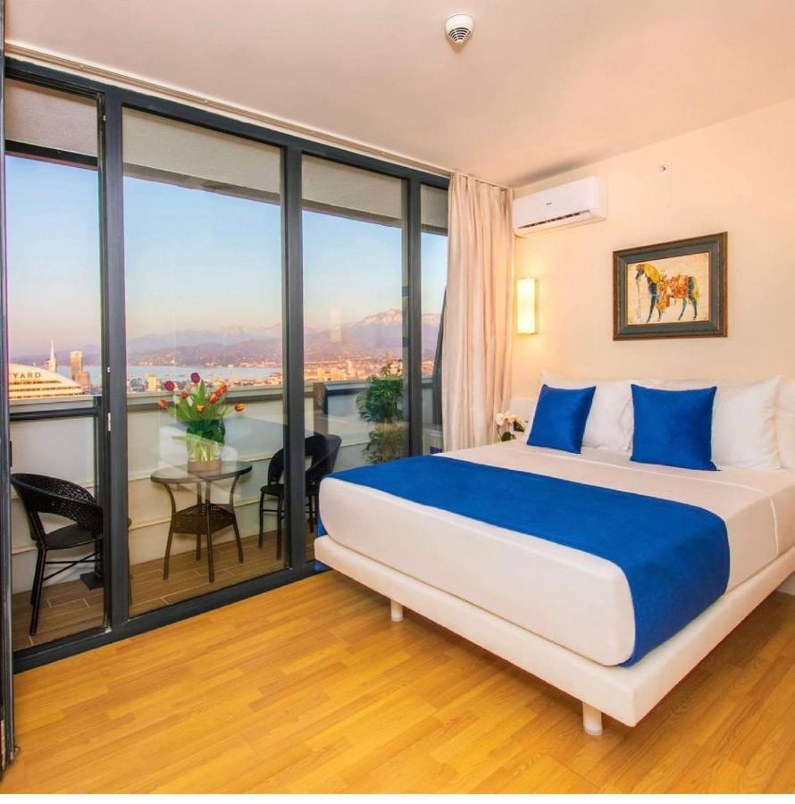 Orbi City Luxury Suite Batumi Bagian luar foto