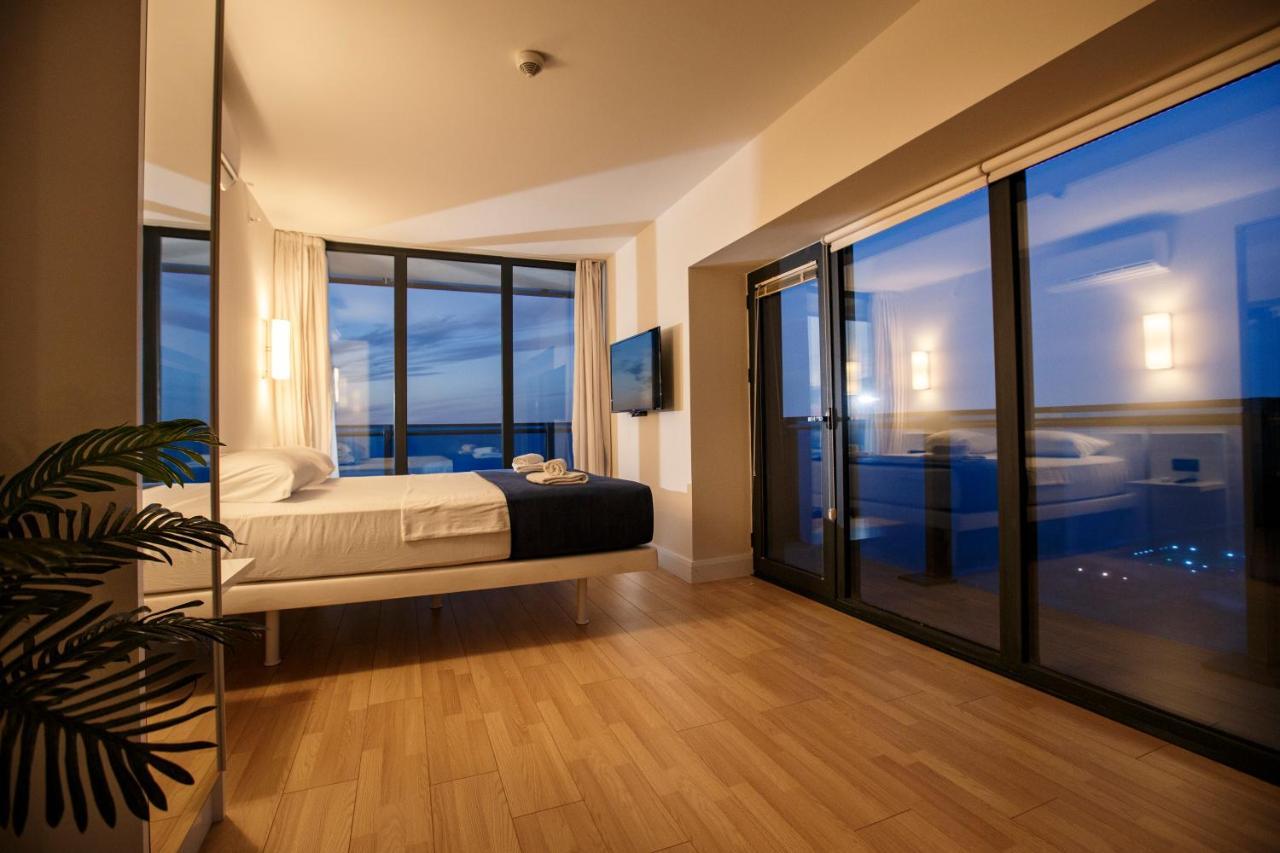Orbi City Luxury Suite Batumi Bagian luar foto