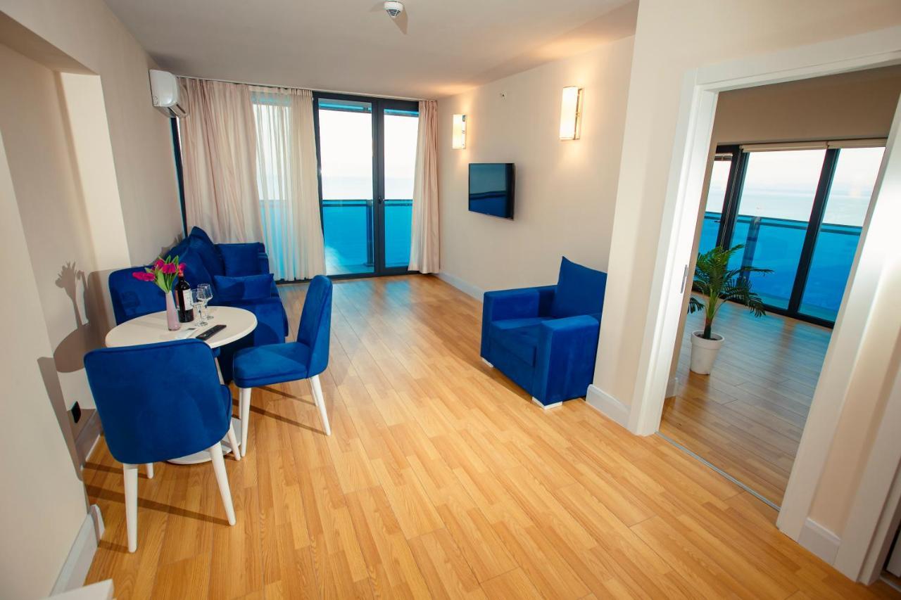 Orbi City Luxury Suite Batumi Bagian luar foto