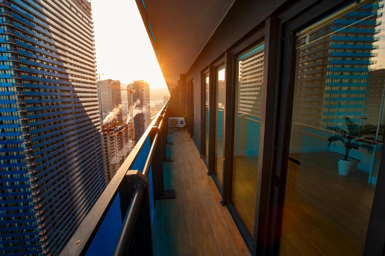 Orbi City Luxury Suite Batumi Bagian luar foto