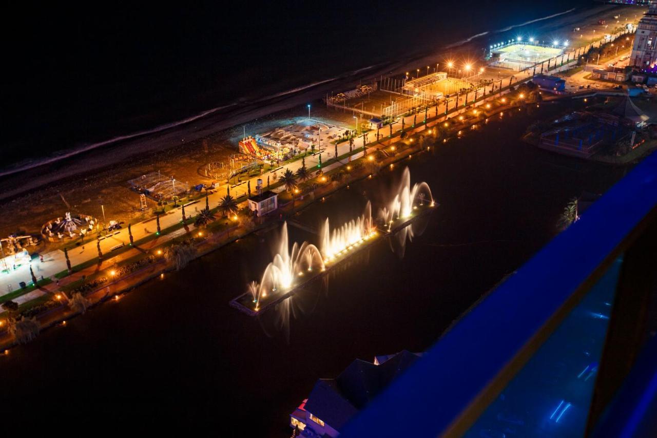 Orbi City Luxury Suite Batumi Bagian luar foto