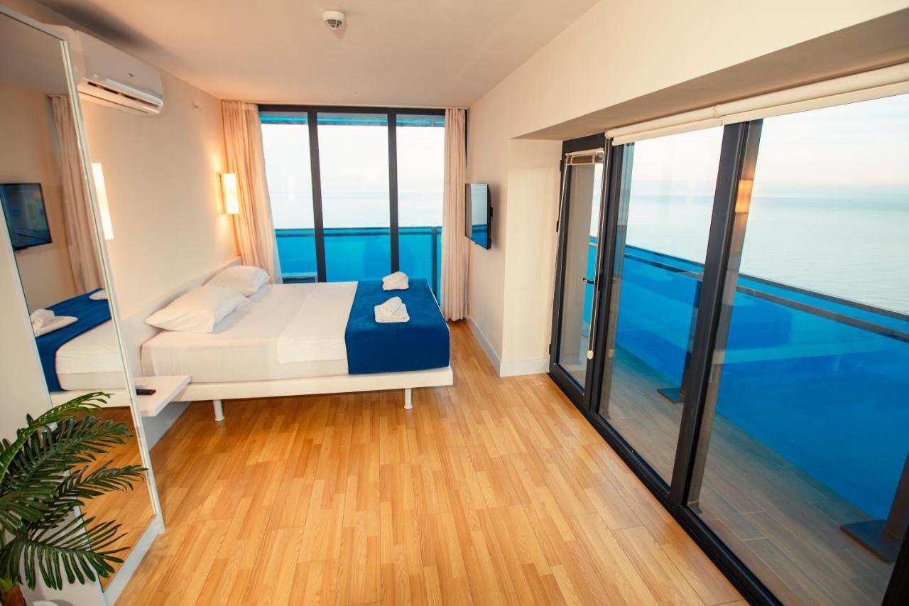 Orbi City Luxury Suite Batumi Bagian luar foto