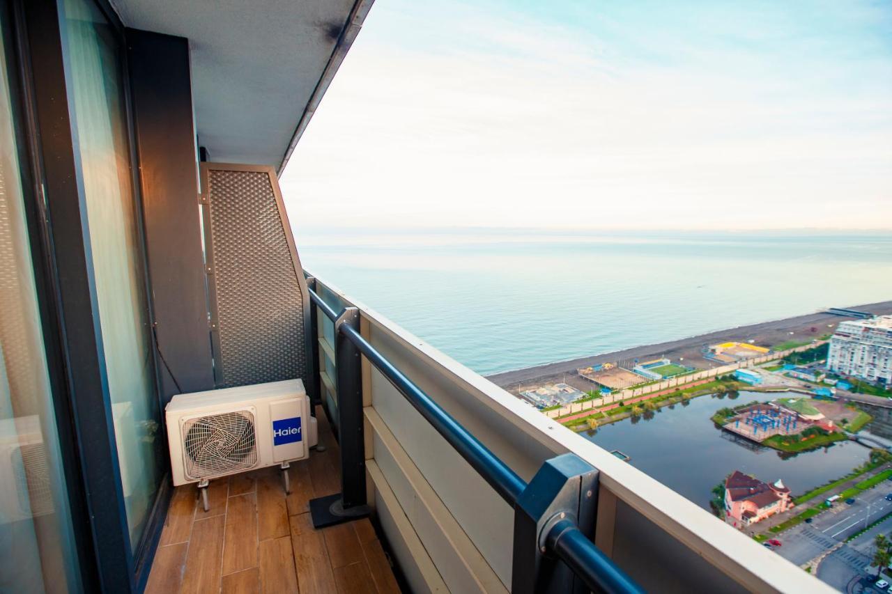 Orbi City Luxury Suite Batumi Bagian luar foto