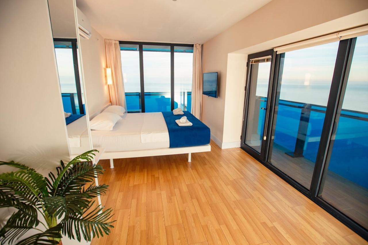 Orbi City Luxury Suite Batumi Bagian luar foto