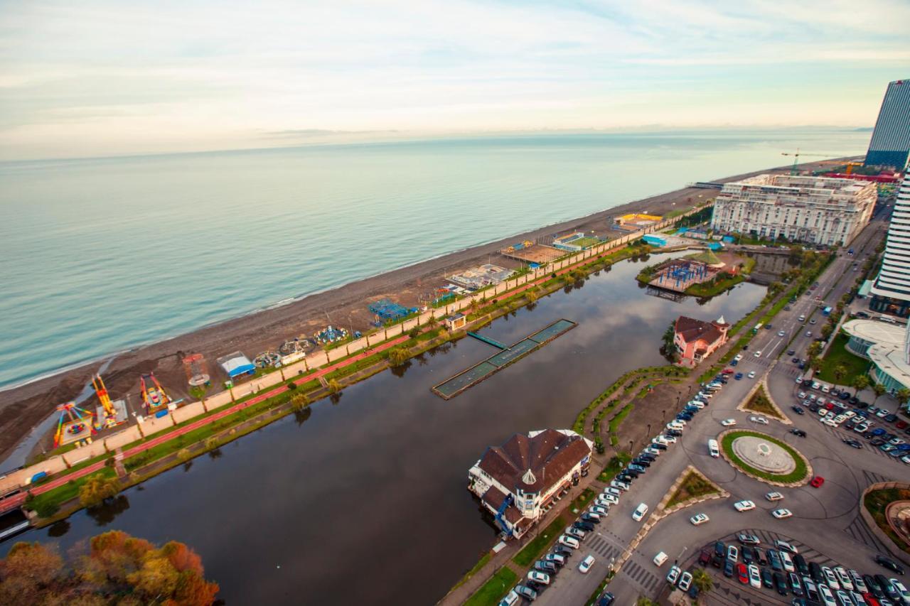 Orbi City Luxury Suite Batumi Bagian luar foto