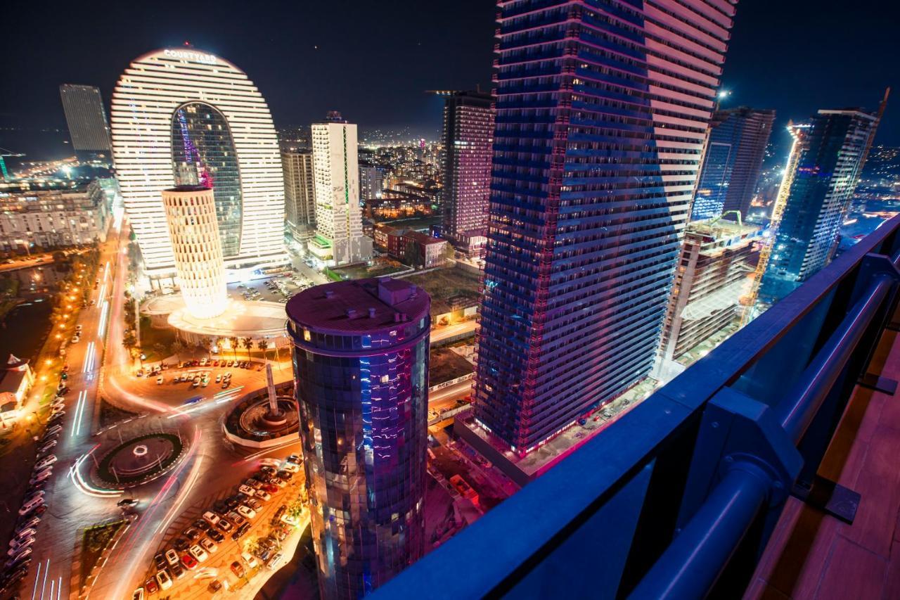 Orbi City Luxury Suite Batumi Bagian luar foto